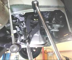 プーリーホールドレンチ