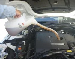 ロングノズルオイルジョッキ