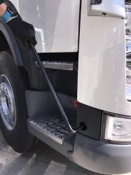 トラックキャブレンチ